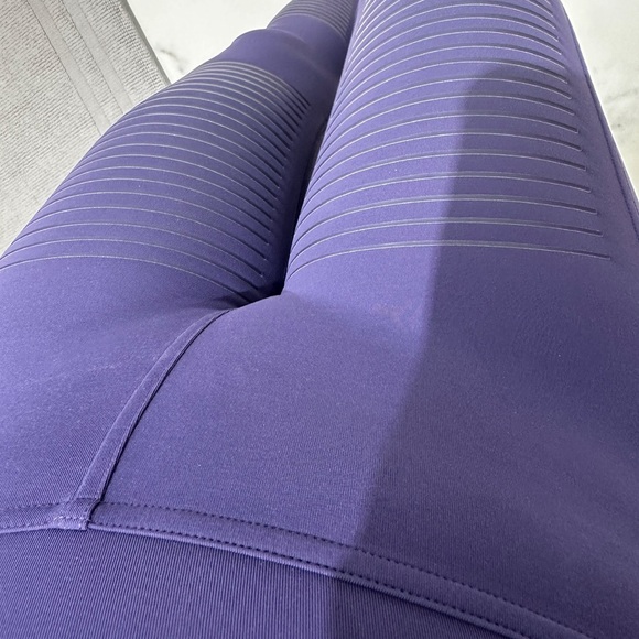 Lululemon purple leggings 
size 4US Excellent condition - Picture 11 of 14